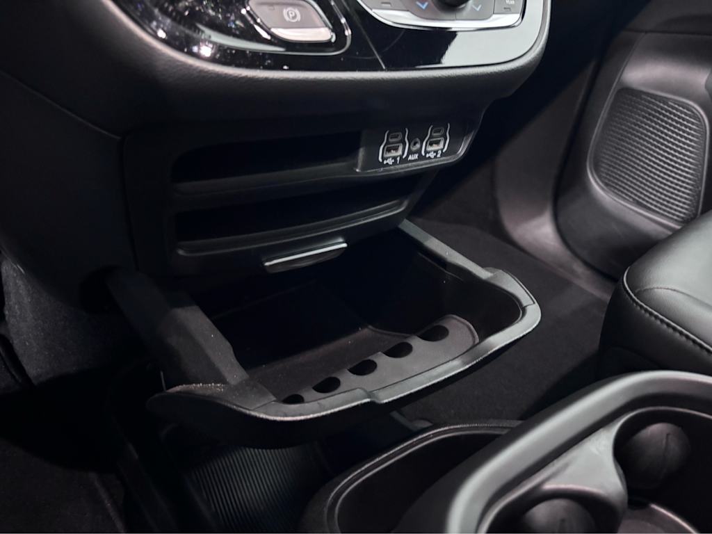 Thumbnail: 2025 Chrysler Pacifica - 27