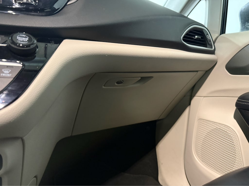 Thumbnail: 2023 Chrysler Pacifica - 22