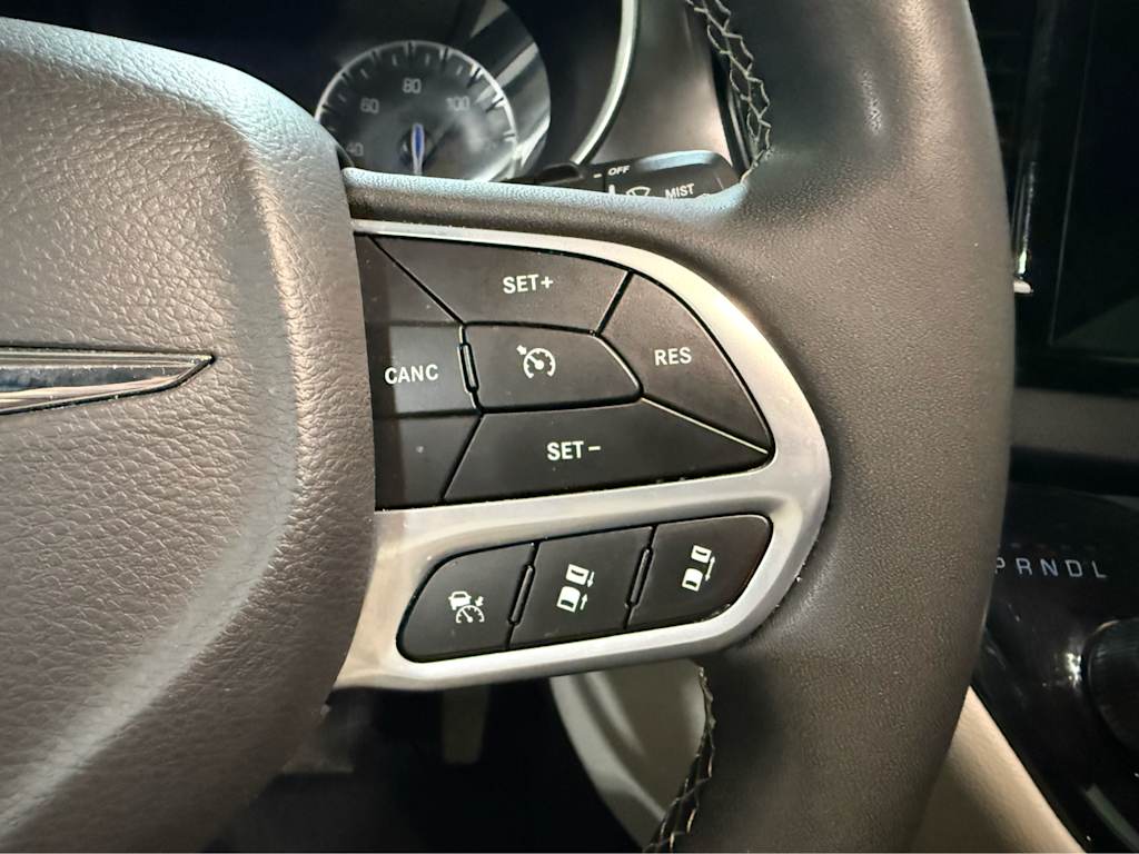 Thumbnail: 2023 Chrysler Pacifica - 21