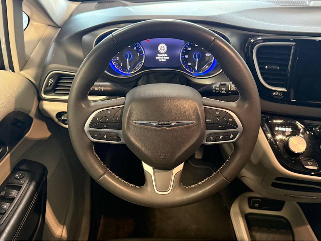 Thumbnail: 2023 Chrysler Pacifica - 7