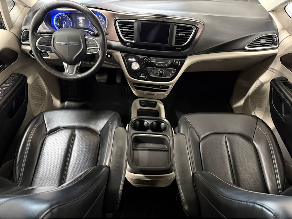Thumbnail: 2020 Chrysler Voyager - 2