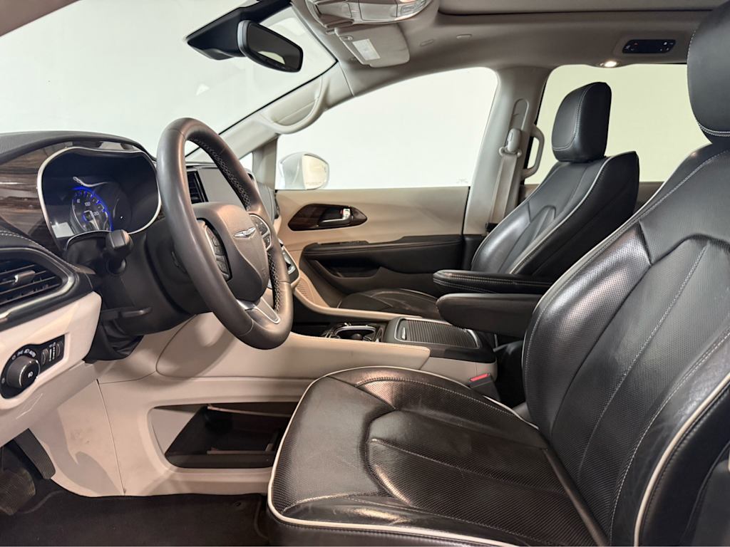 Thumbnail: 2022 Chrysler Pacifica - 8