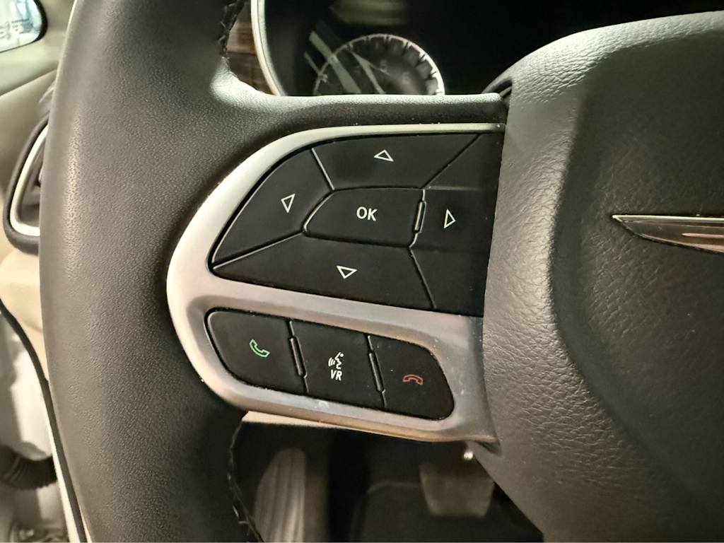Thumbnail: 2022 Chrysler Pacifica - 20