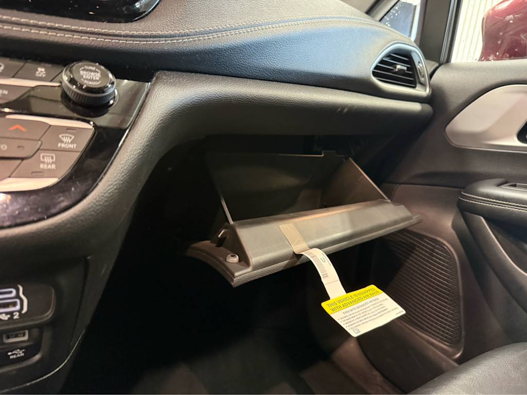 Thumbnail: 2021 Chrysler Pacifica - 19