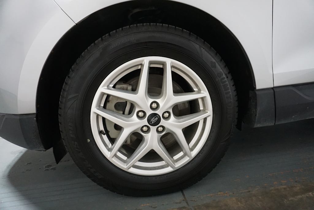 Thumbnail: 2023 Ford Edge - 17