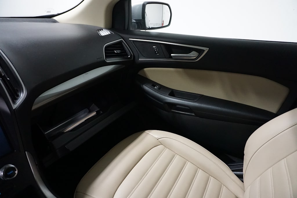 Thumbnail: 2023 Ford Edge - 20