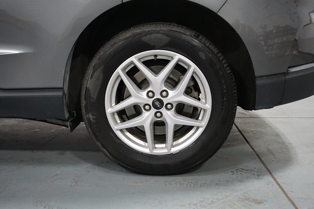 Thumbnail: 2023 Ford Edge - 16