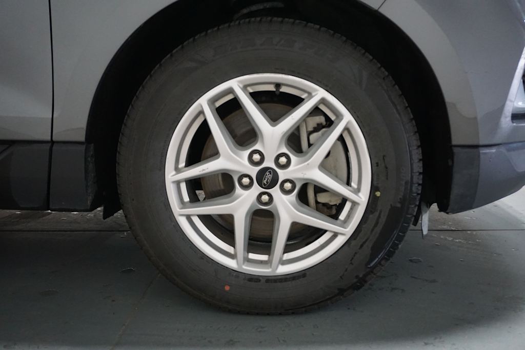 Thumbnail: 2023 Ford Edge - 18