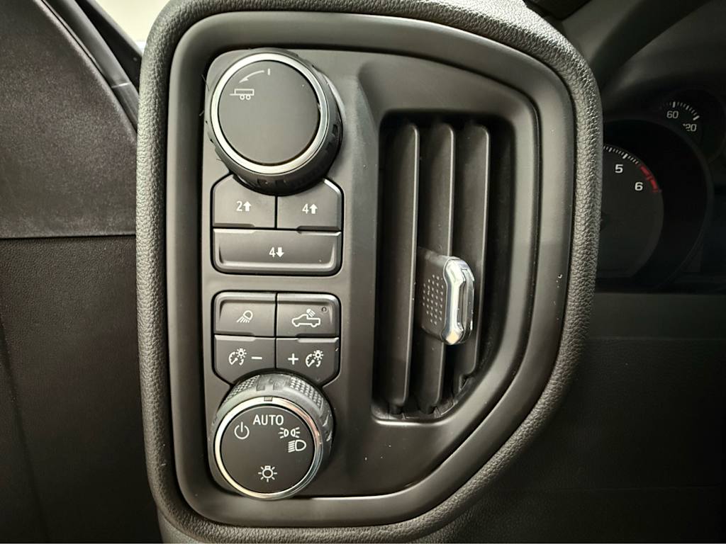 Thumbnail: 2024 Chevrolet Silverado 2500 - 27