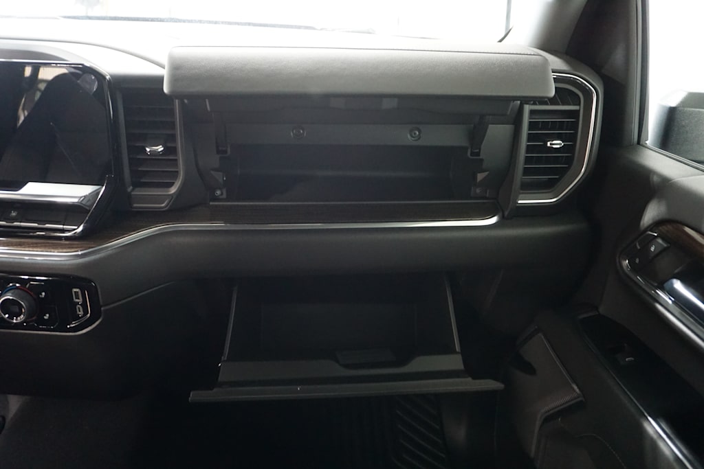 Thumbnail: 2024 Chevrolet Silverado 2500 - 21