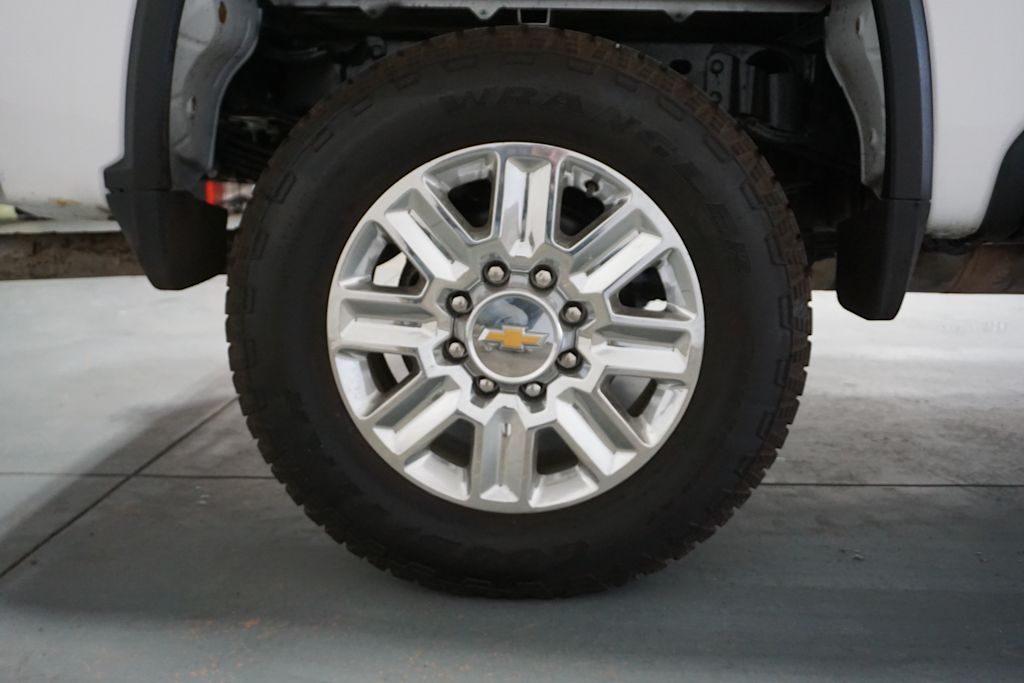 Thumbnail: 2022 Chevrolet Silverado 3500 - 18