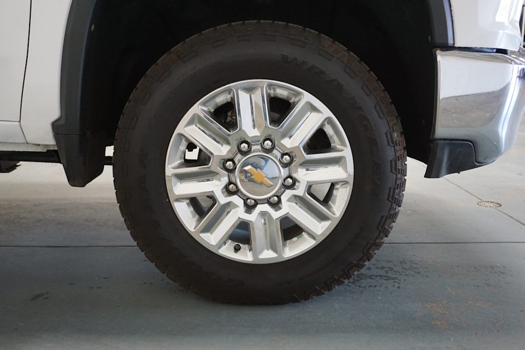 Thumbnail: 2022 Chevrolet Silverado 3500 - 19