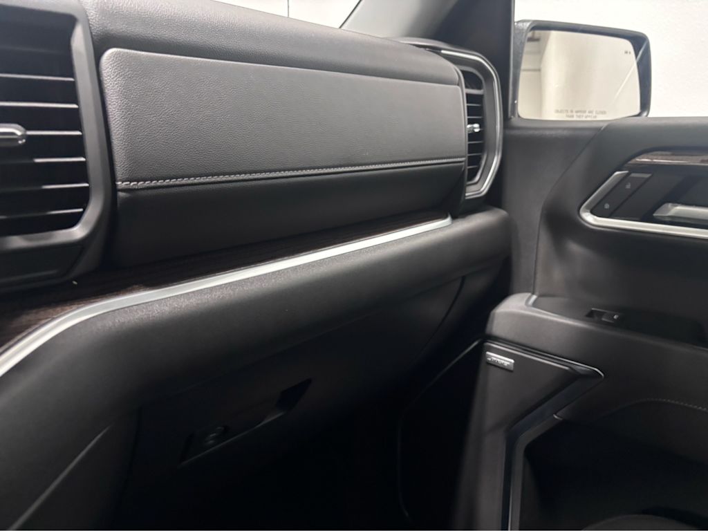 Thumbnail: 2026 Chevrolet Silverado 1500 - 21