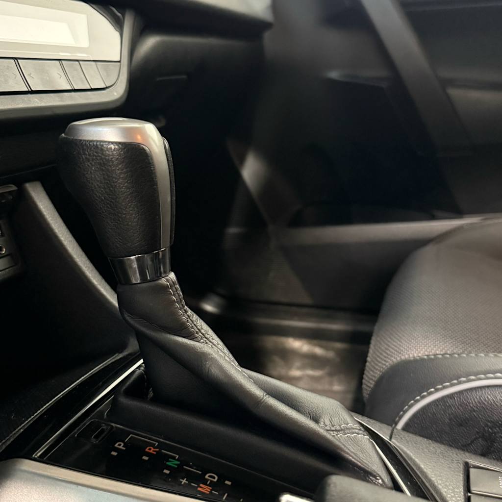 Thumbnail: 2015 Toyota Corolla - 26