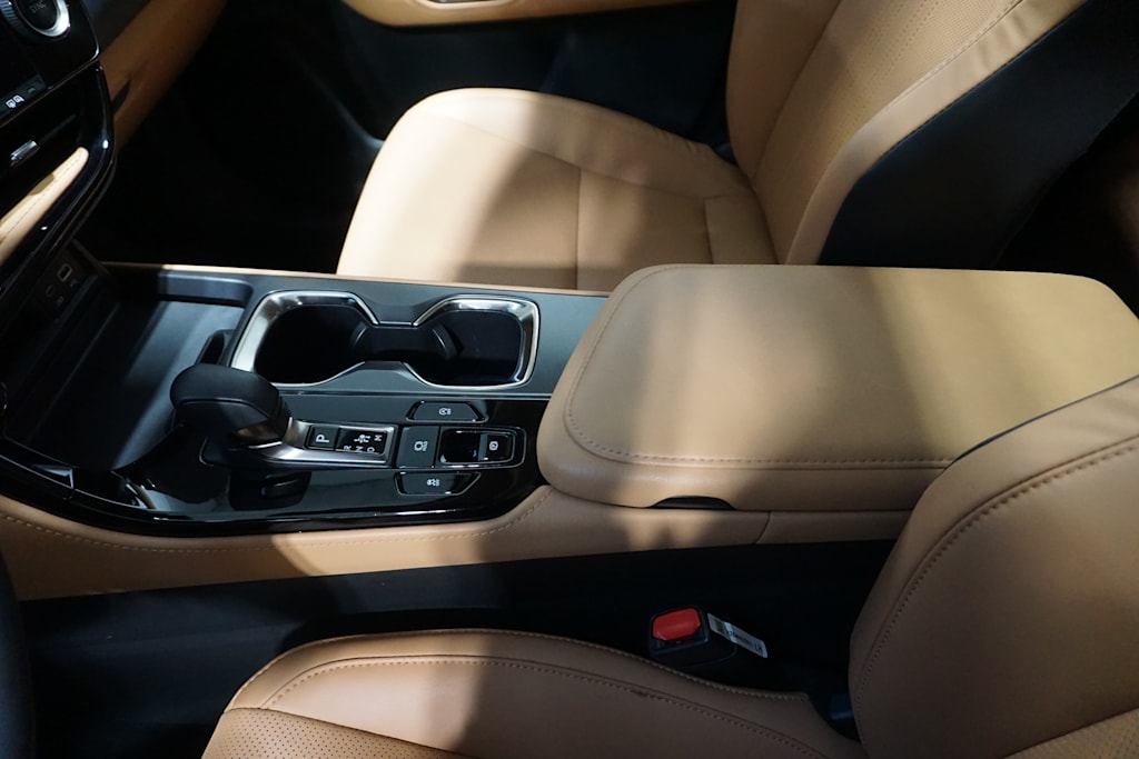 Thumbnail: 2025 Lexus ES - 10