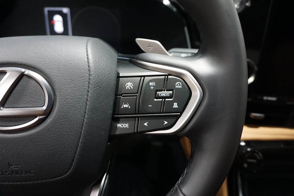 Thumbnail: 2025 Lexus ES - 20