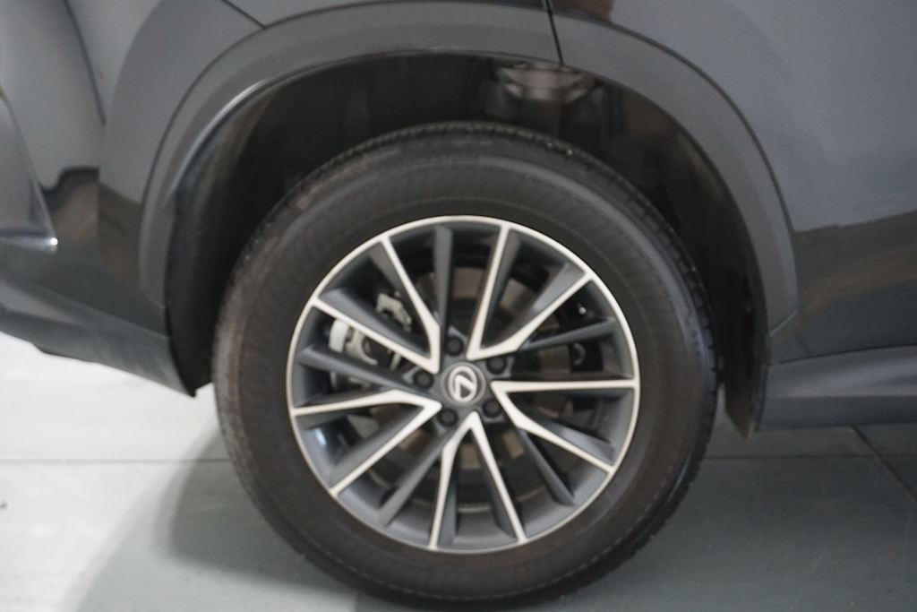 Thumbnail: 2025 Lexus ES - 24