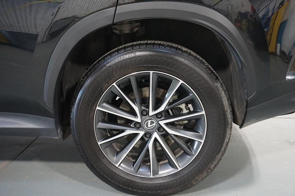 Thumbnail: 2025 Lexus ES - 23