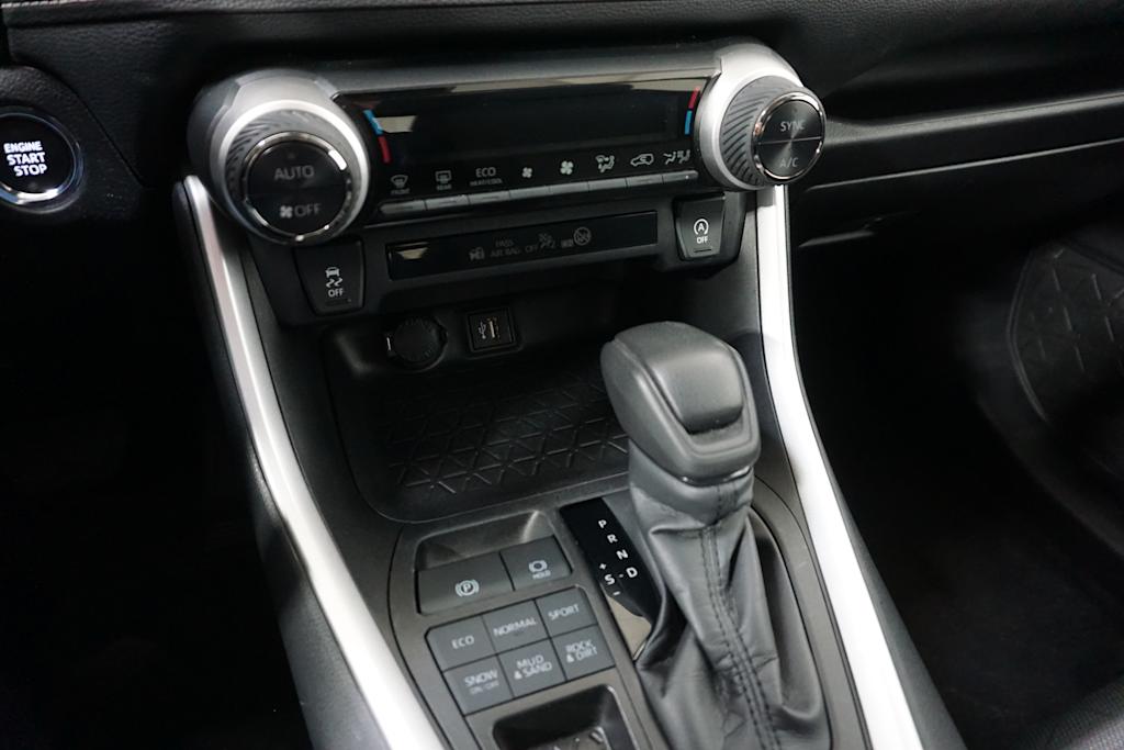 Thumbnail: 2024 Toyota RAV4 - 9