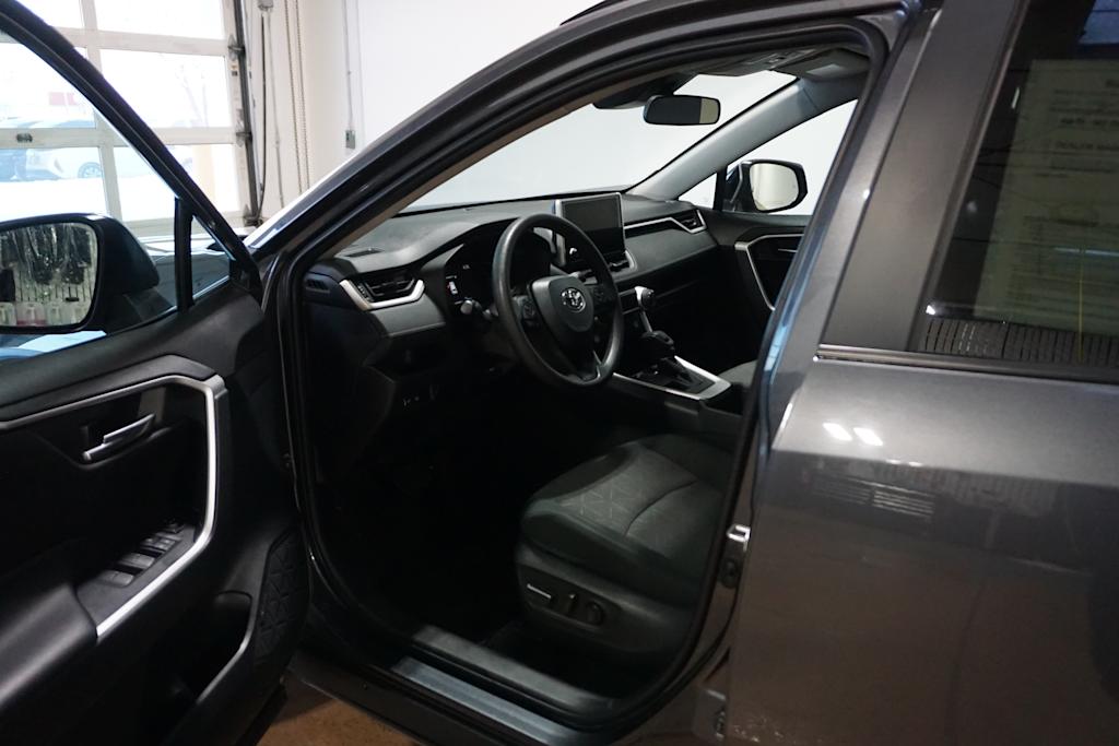 Thumbnail: 2024 Toyota RAV4 - 16