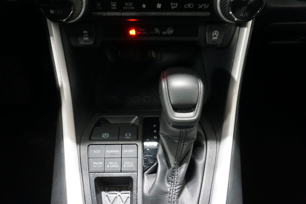 Thumbnail: 2024 Toyota RAV4 - 10