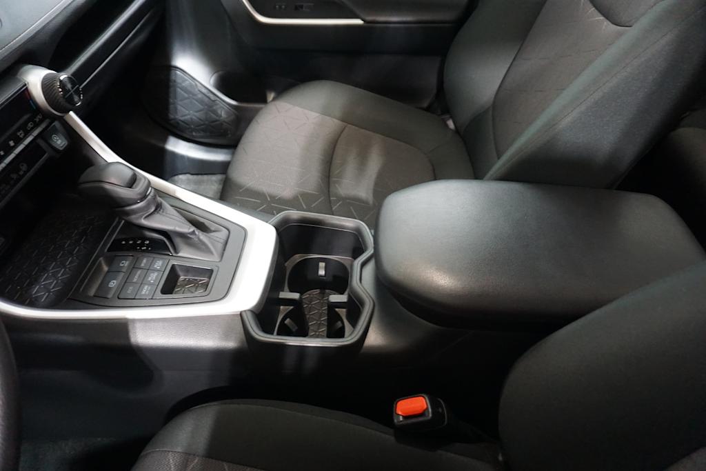 Thumbnail: 2024 Toyota RAV4 - 11