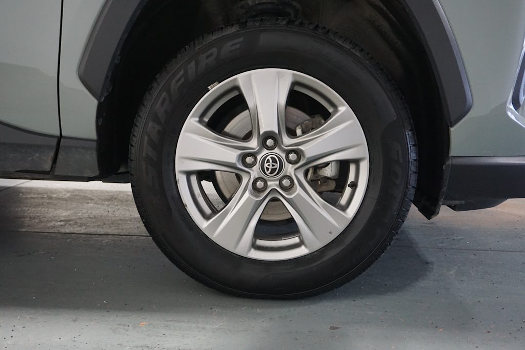 Thumbnail: 2023 Toyota RAV4 - 20