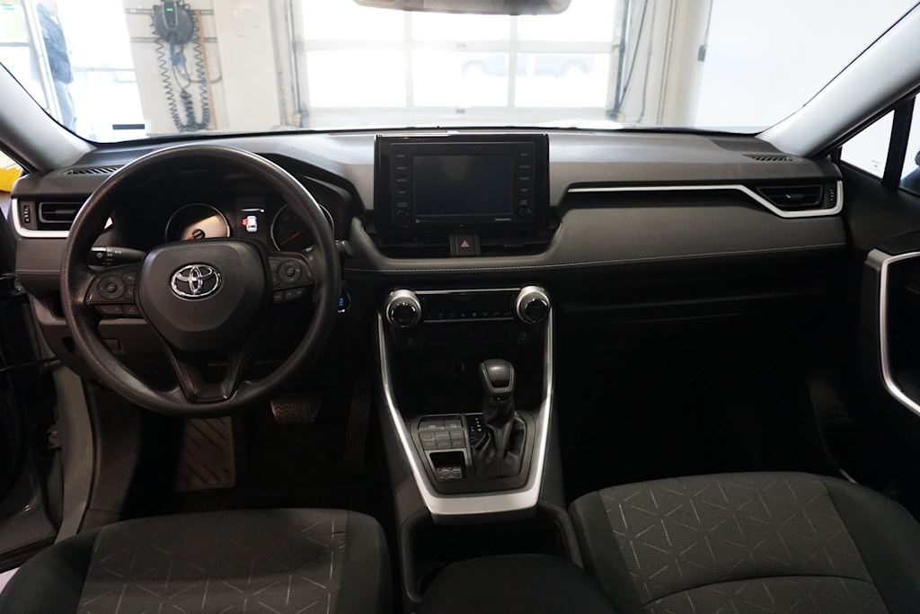 2022 Toyota RAV4 XLE 9