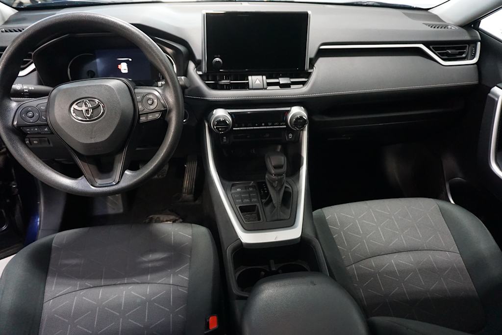 2023 Toyota RAV4 XLE 8