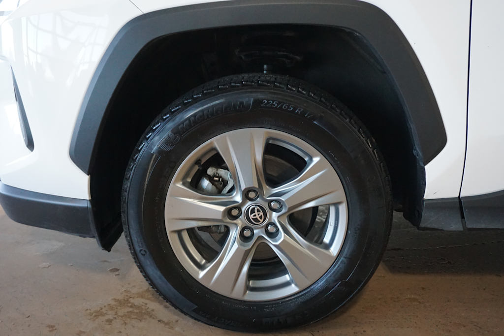 Thumbnail: 2024 Toyota RAV4 - 17