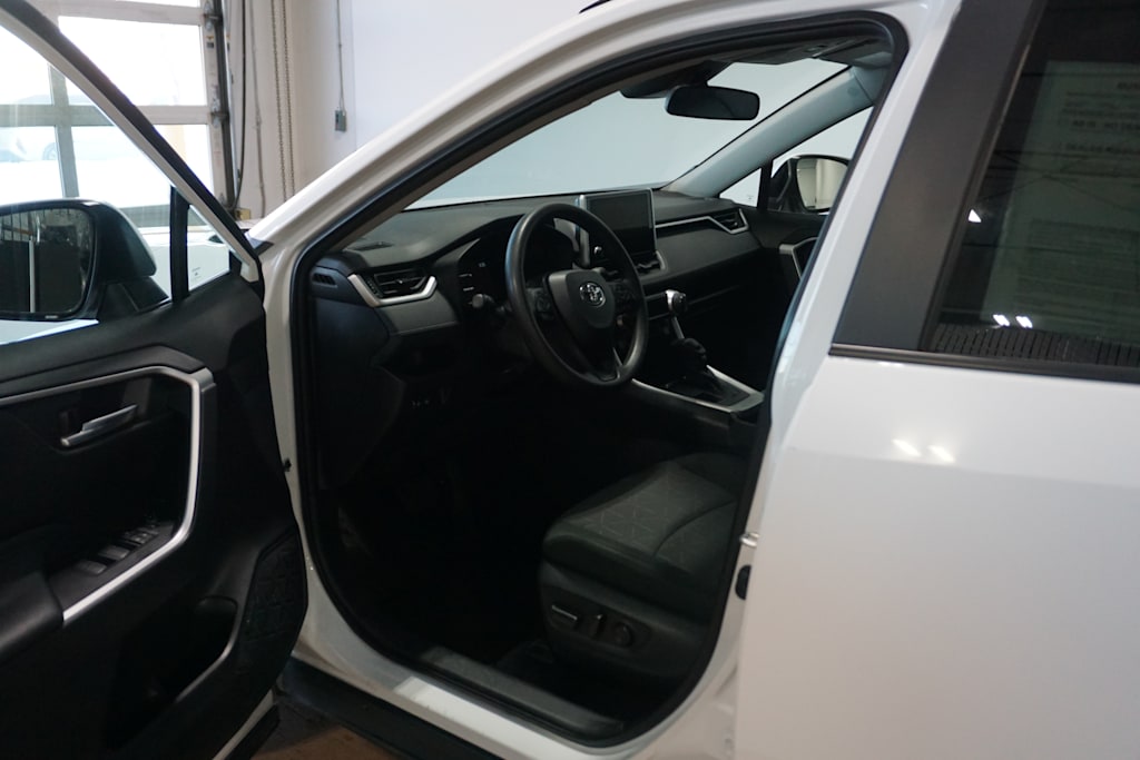 Thumbnail: 2024 Toyota RAV4 - 16