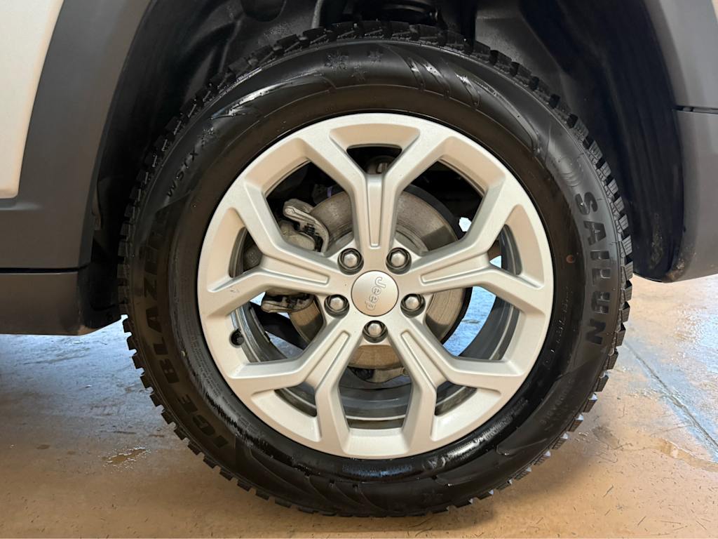 Thumbnail: 2024 Jeep Compass - 18