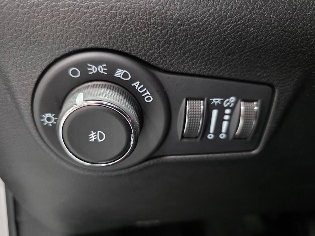 Thumbnail: 2025 Jeep Compass - 26