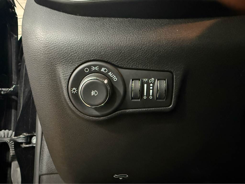 Thumbnail: 2025 Jeep Compass - 26