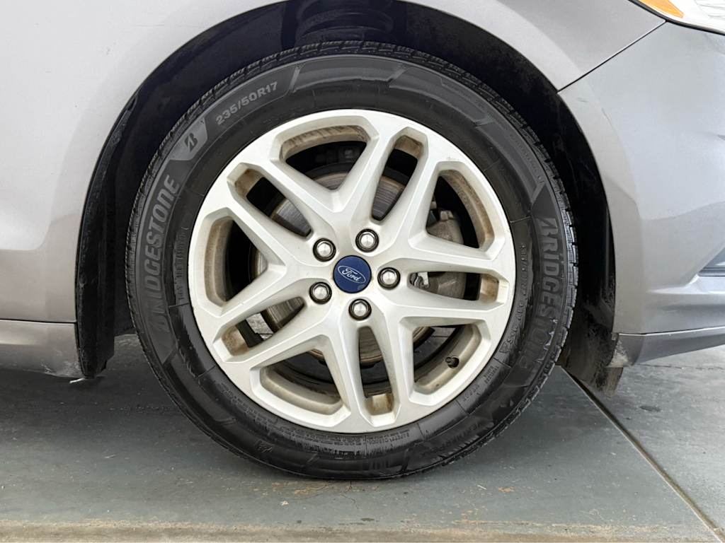 Thumbnail: 2014 Ford Fusion - 18