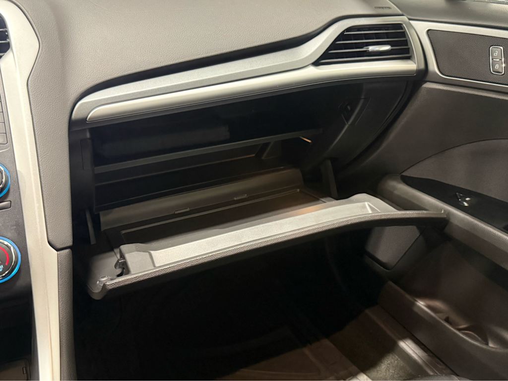 Thumbnail: 2014 Ford Fusion - 23