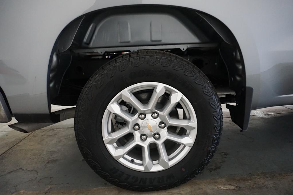 Thumbnail: 2025 Chevrolet Silverado 1500 - 17