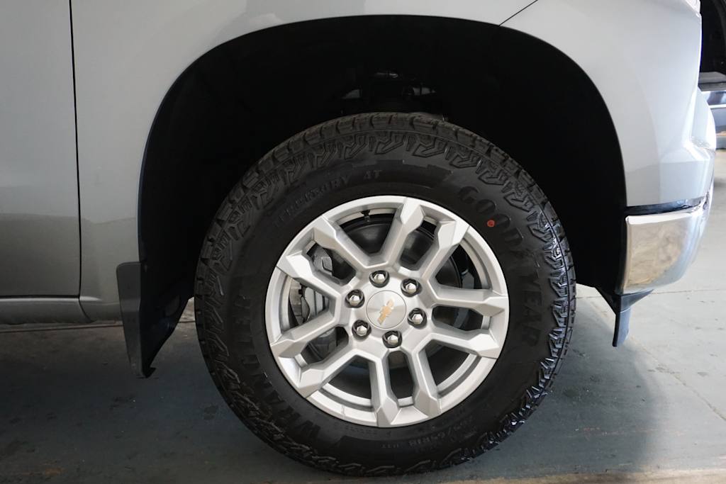 Thumbnail: 2025 Chevrolet Silverado 1500 - 18