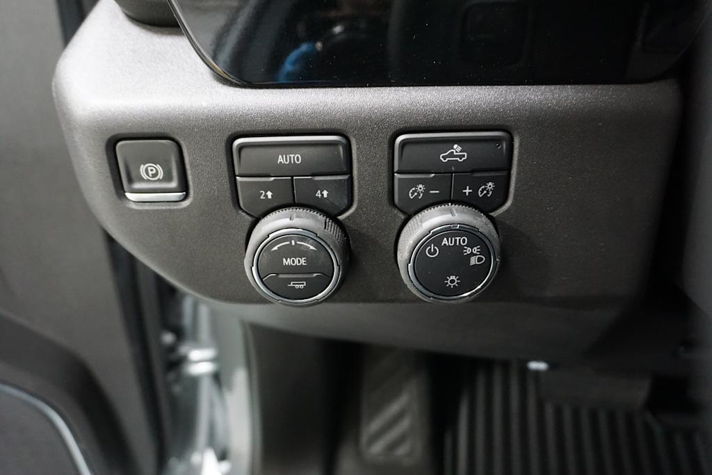 Thumbnail: 2025 Chevrolet Silverado 1500 - 23