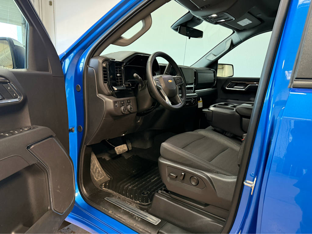 Thumbnail: 2025 Chevrolet Silverado 1500 - 21