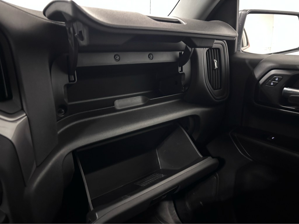 Thumbnail: 2019 Chevrolet Silverado 1500 - 26