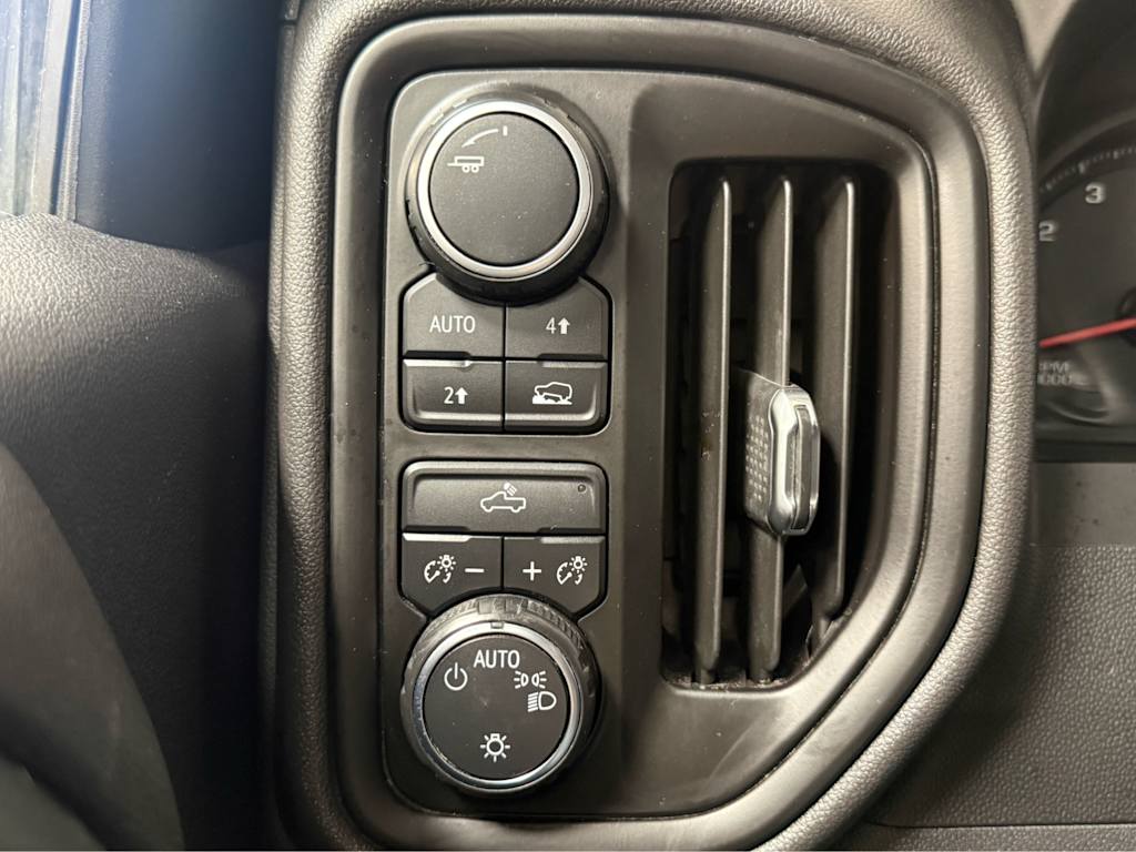 Thumbnail: 2019 Chevrolet Silverado 1500 - 25