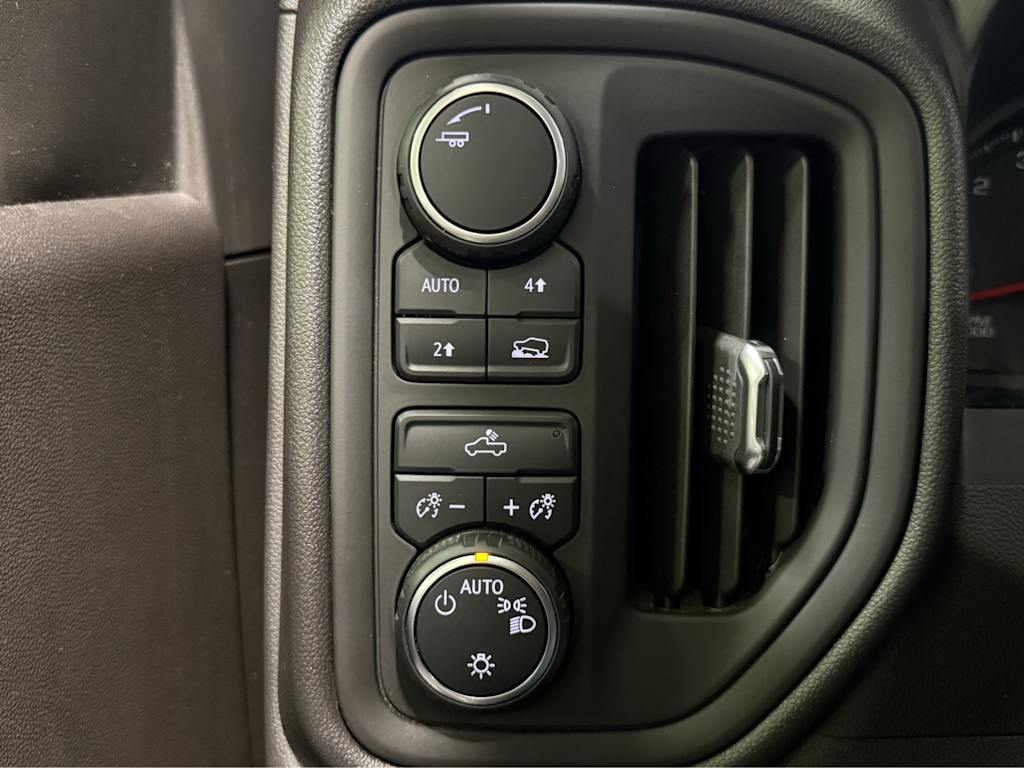 Thumbnail: 2020 Chevrolet Silverado 1500 - 27