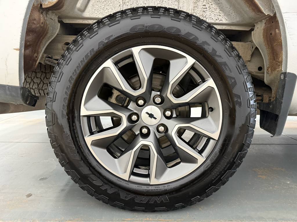 Thumbnail: 2019 Chevrolet Silverado 1500 - 17