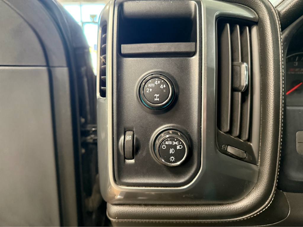 Thumbnail: 2014 Chevrolet Silverado 1500 - 26