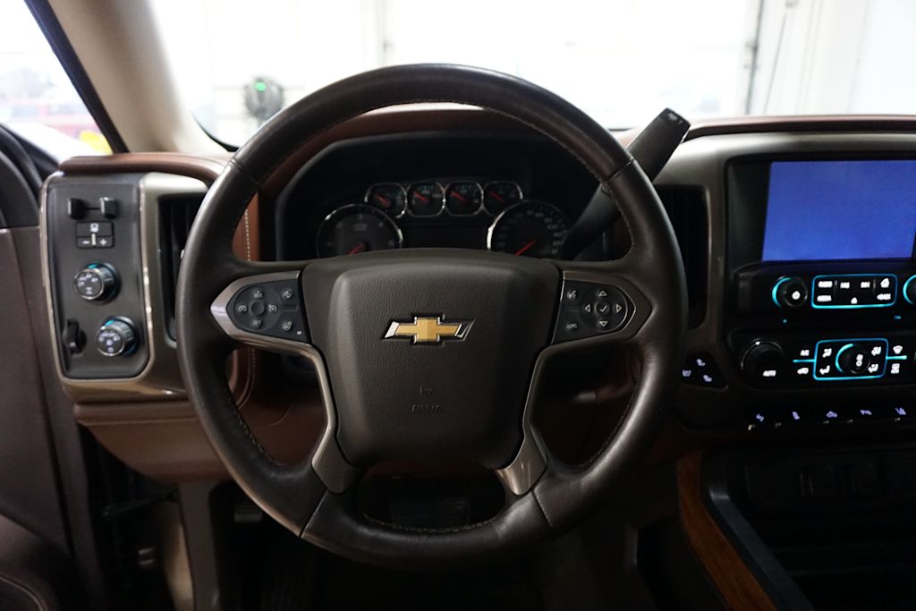 2015 Chevrolet Silverado 1500 High Country 2