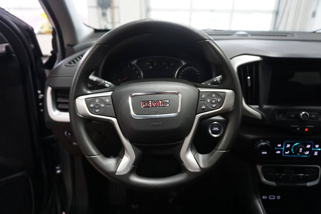 2024 GMC Terrain SLE 2