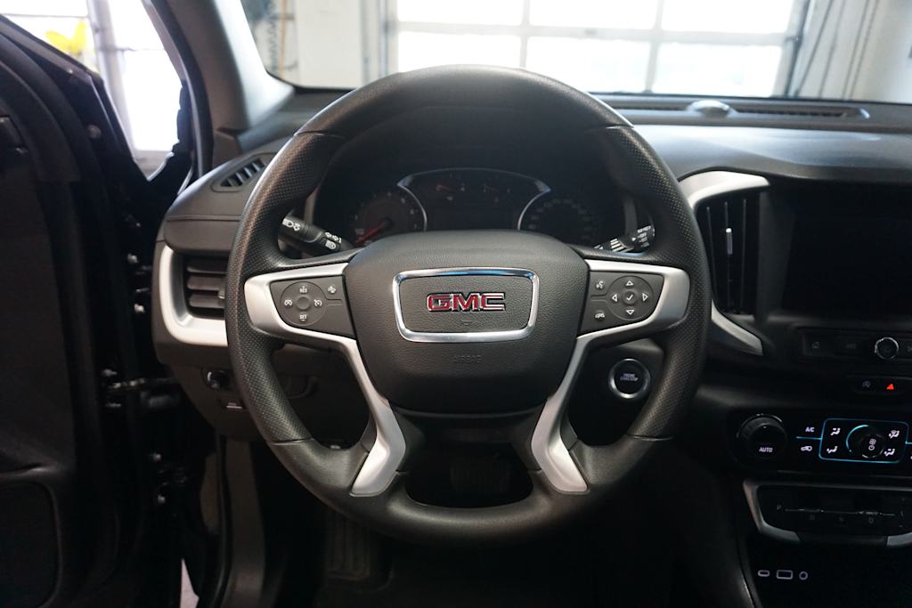 2024 GMC Terrain SLE 2