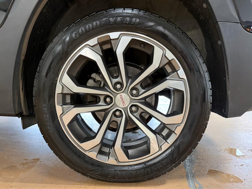 Thumbnail: 2020 GMC Terrain - 16