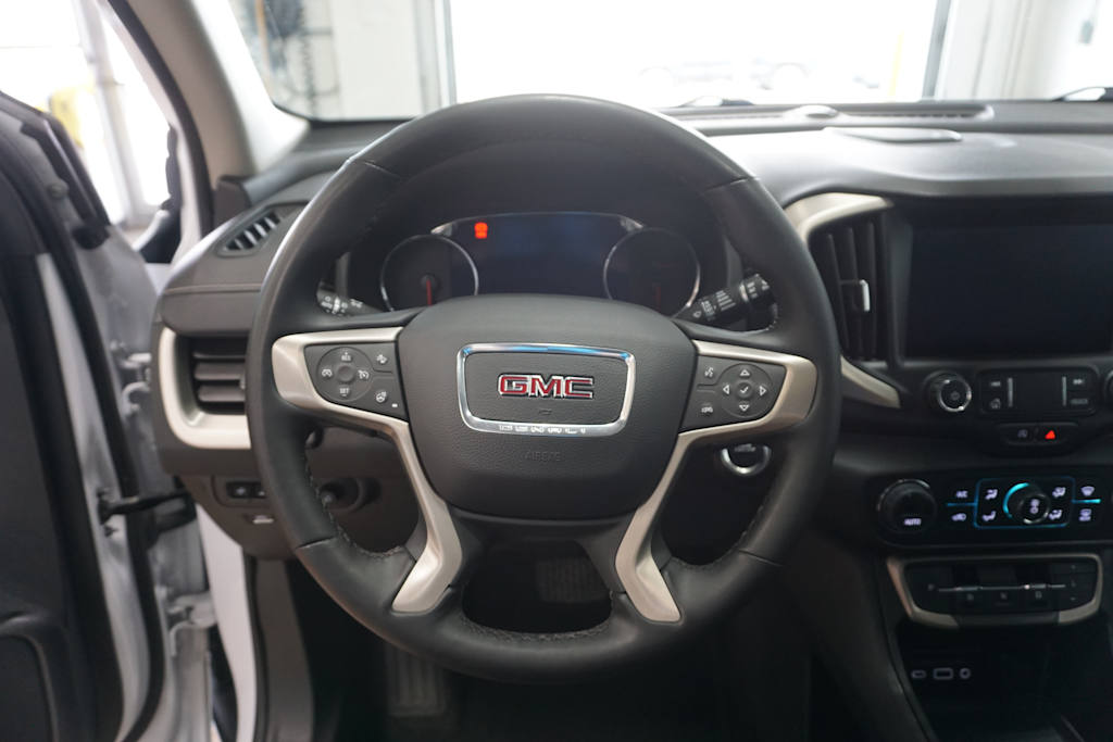 2023 GMC Terrain Denali 2